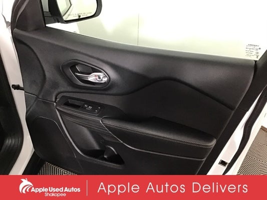 2017 Jeep Cherokee Latitude in Shakopee, MN - Apple Used Autos Shakopee