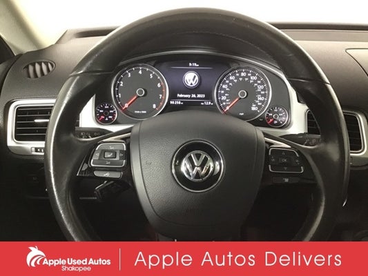 2016 Volkswagen Touareg VR6 FSI Lux in Shakopee, MN - Apple Used Autos Shakopee