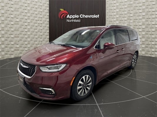 2021 Chrysler Pacifica Hybrid Touring L in Shakopee, MN - Apple Used Autos Shakopee