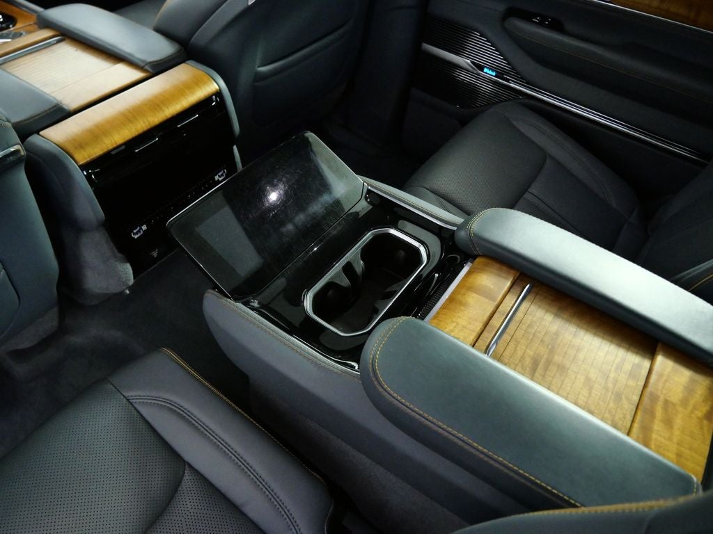 2022 Jeep Grand Wagoneer Series II
