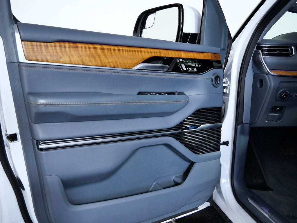 2022 Jeep Grand Wagoneer Series II