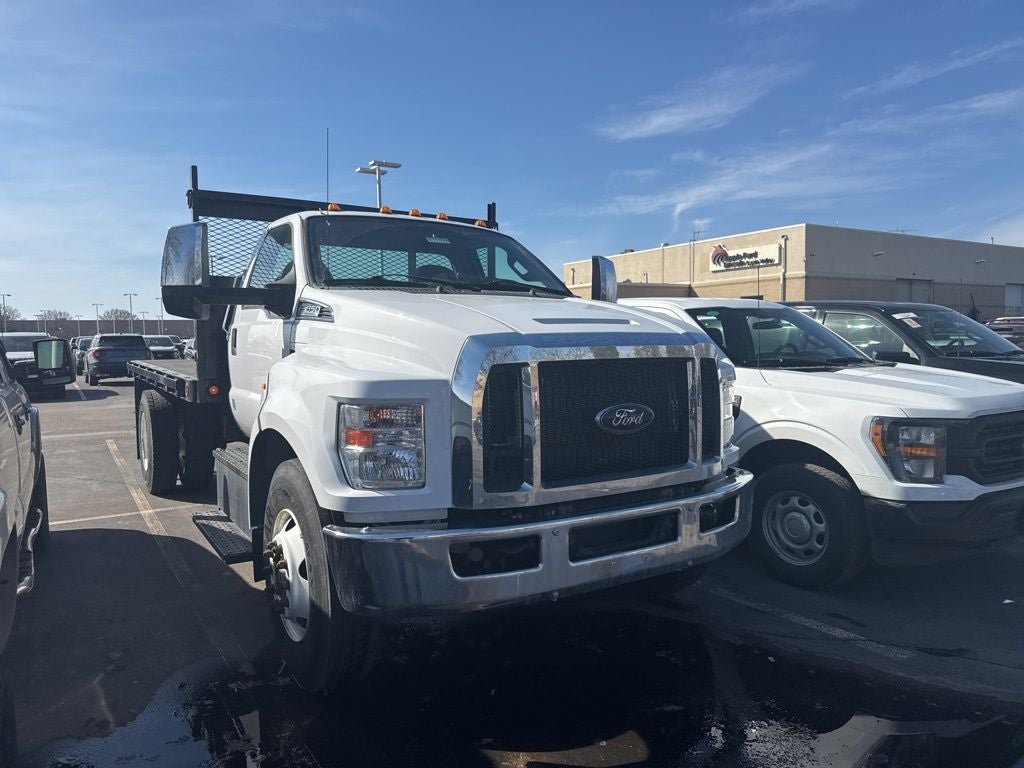 2022 Ford F-650SD Base XL