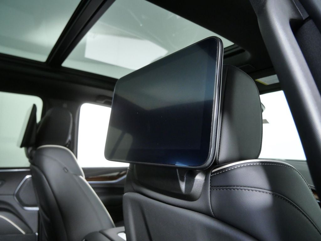 2024 Cadillac Escalade ESV Premium