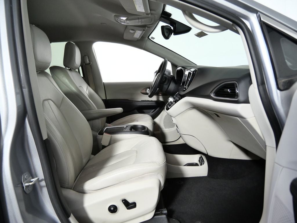 2017 Chrysler Pacifica Touring L Plus