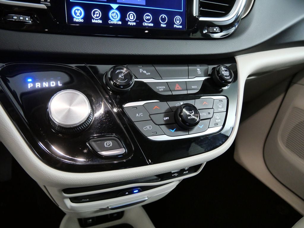 2017 Chrysler Pacifica Touring L Plus