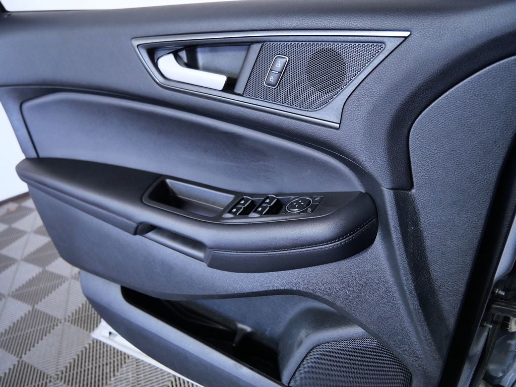 2023 Ford Edge SE