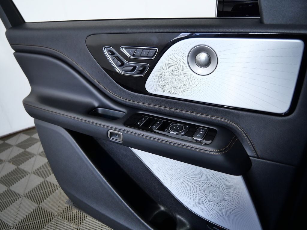 2025 Lincoln Aviator Black Label