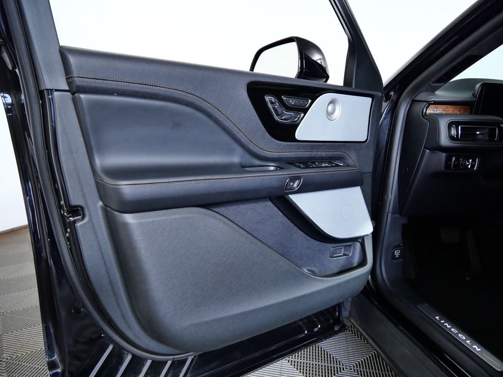 2025 Lincoln Aviator Black Label