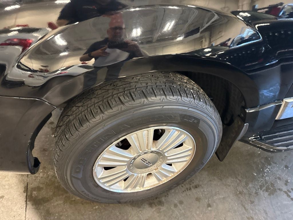 2007 Lincoln Navigator Base