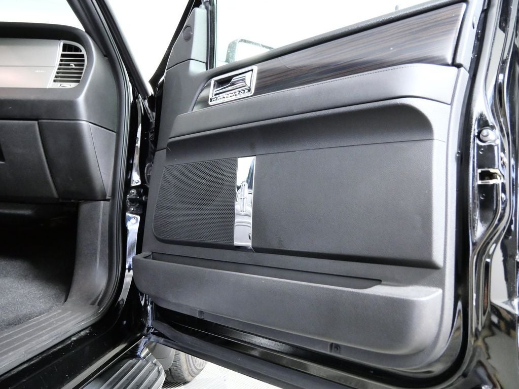 2007 Lincoln Navigator Base