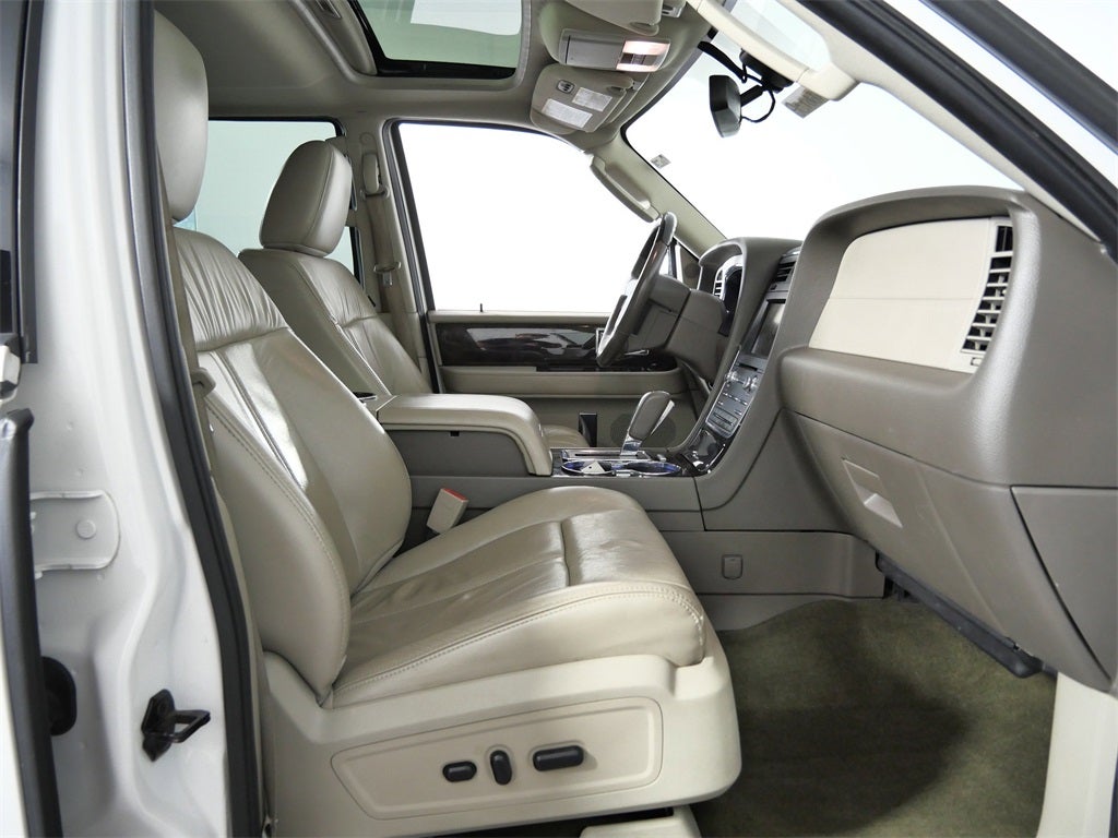 2015 Lincoln Navigator Base