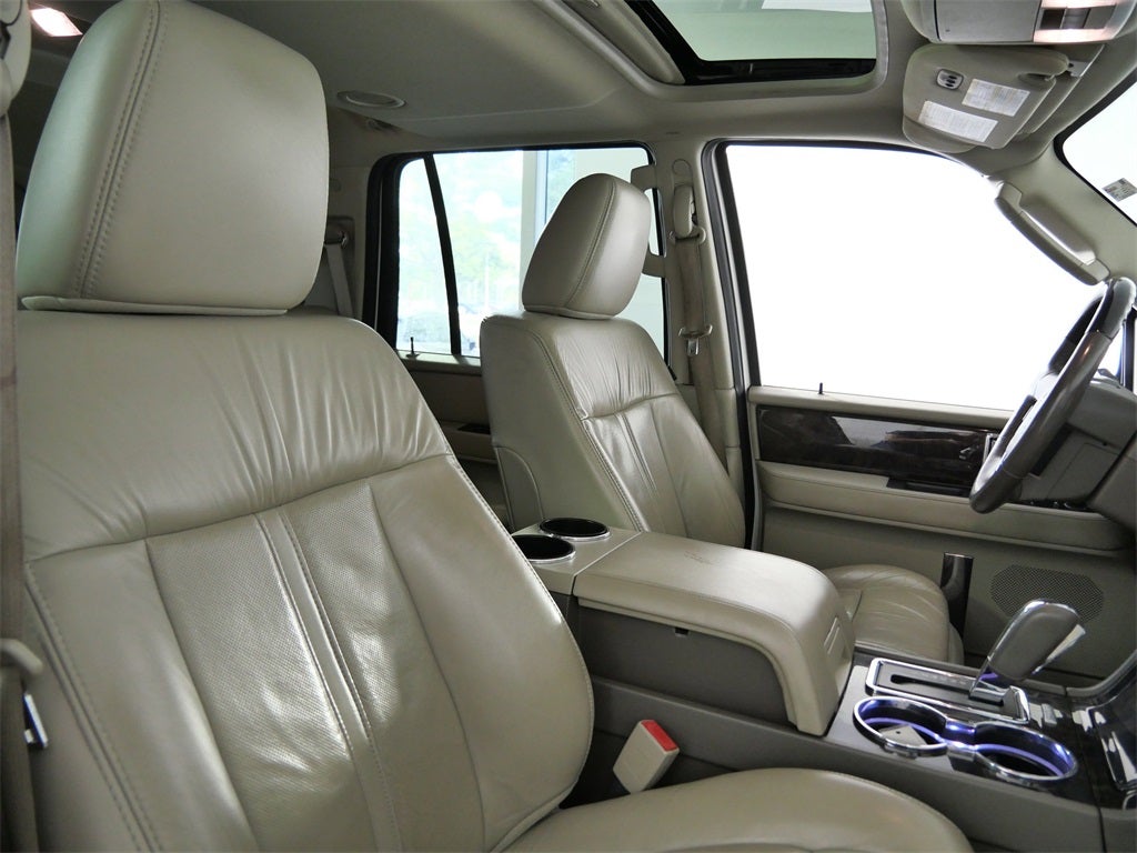 2015 Lincoln Navigator Base