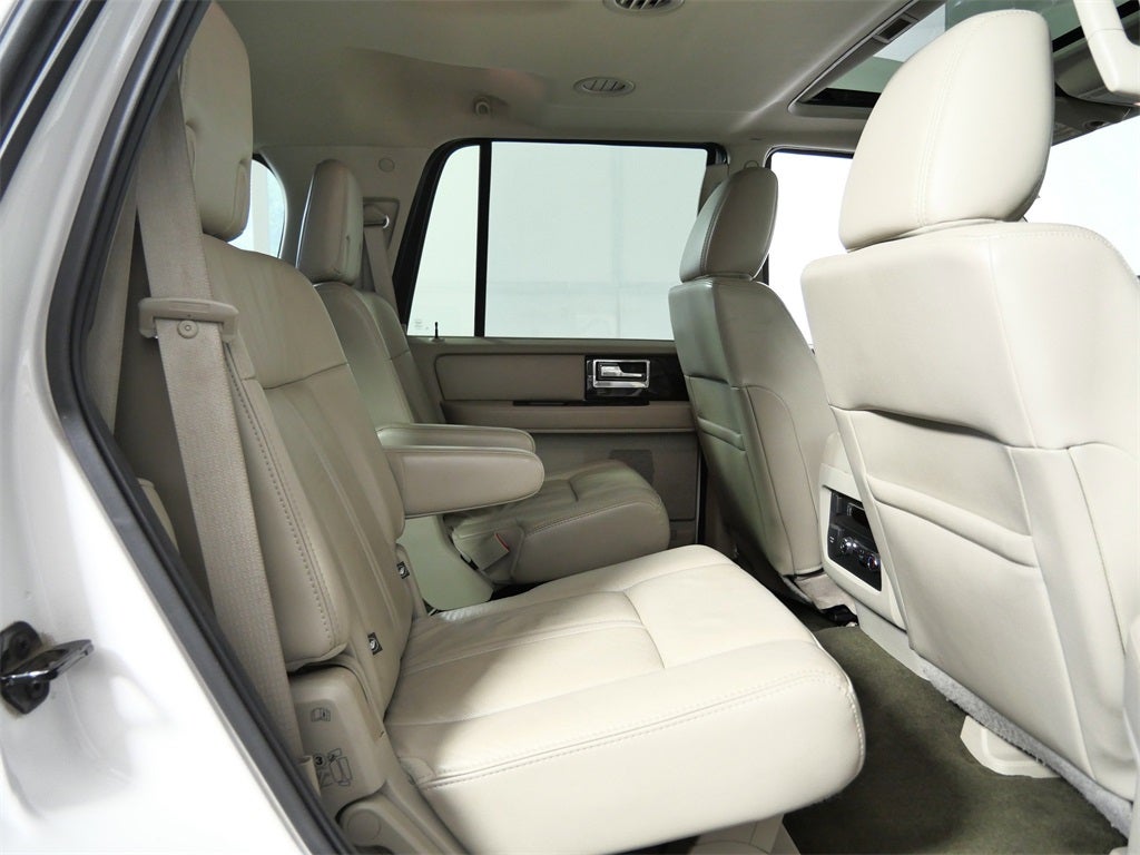 2015 Lincoln Navigator Base