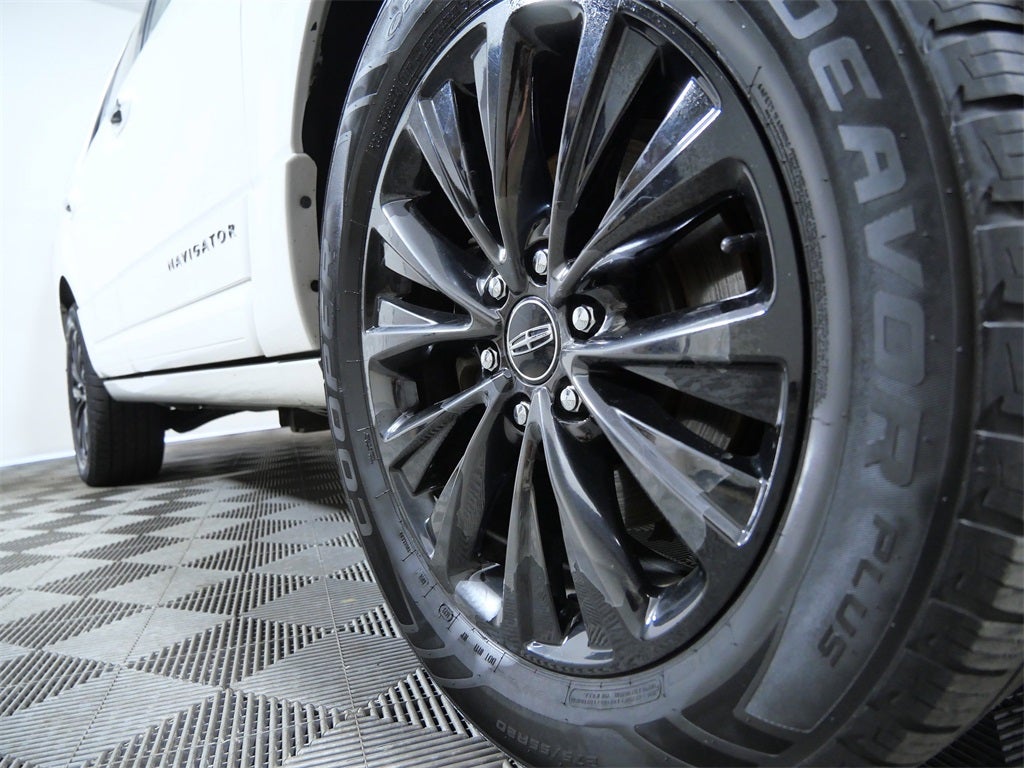 2015 Lincoln Navigator Base