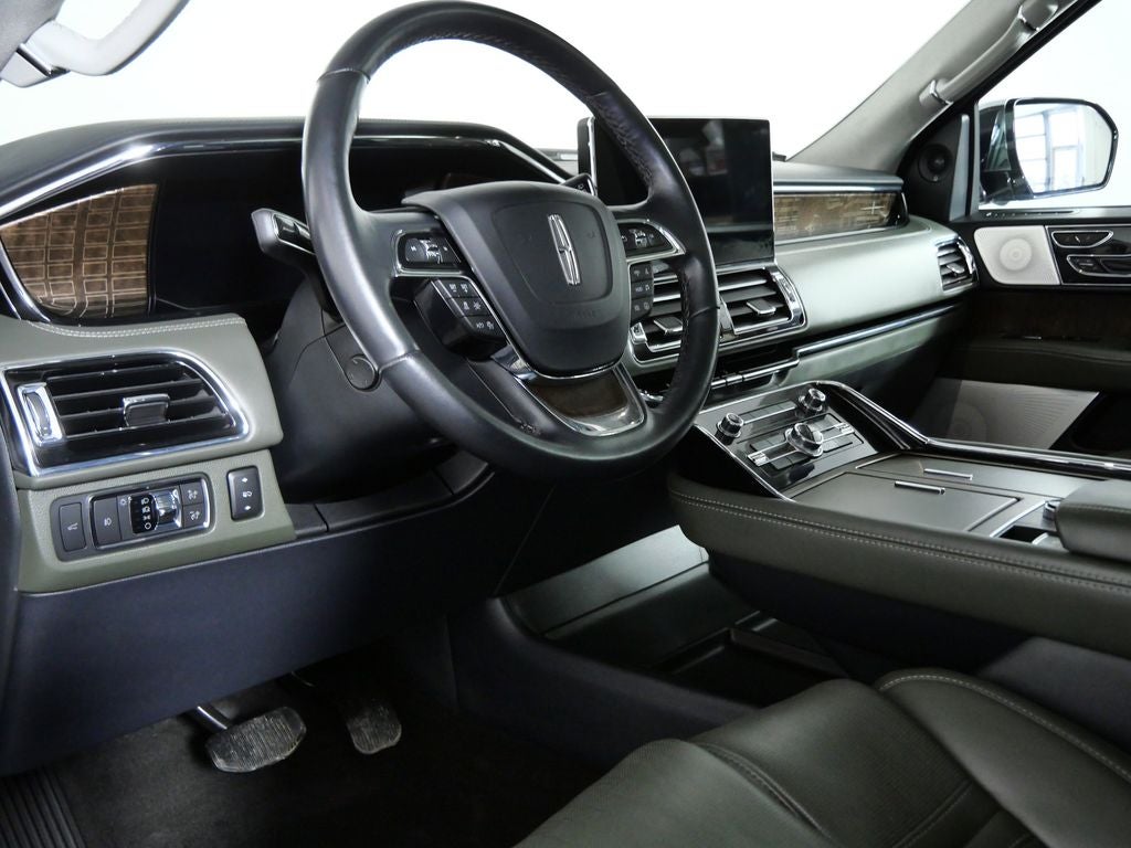 2022 Lincoln Navigator Black Label