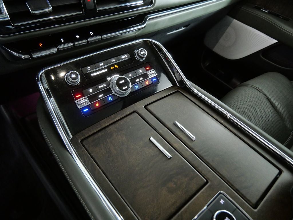 2022 Lincoln Navigator Black Label