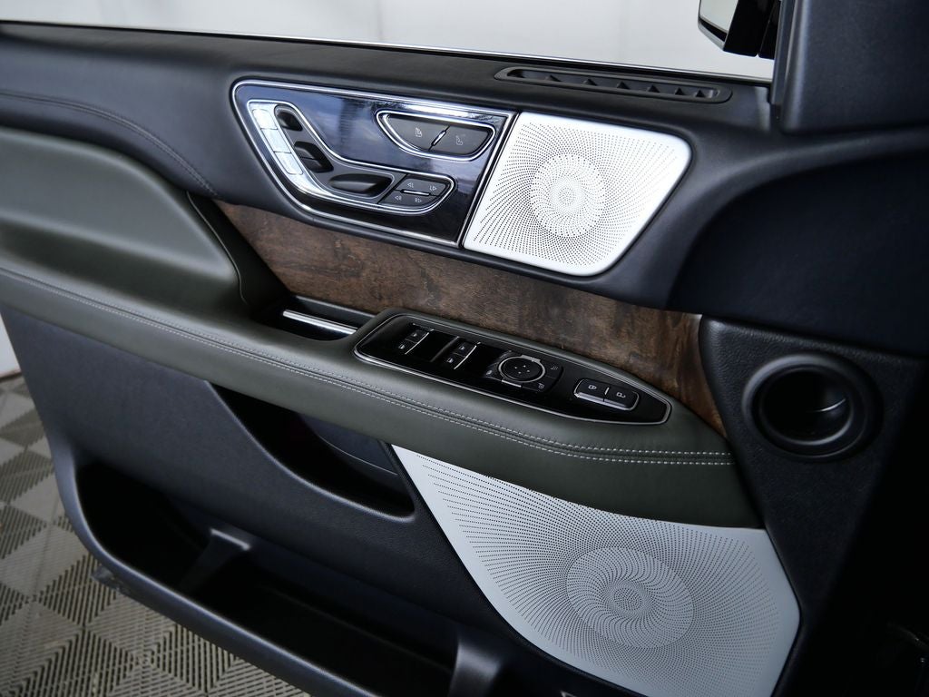 2022 Lincoln Navigator Black Label