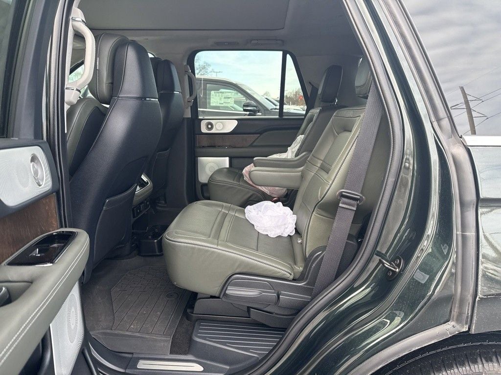 2022 Lincoln Navigator Black Label