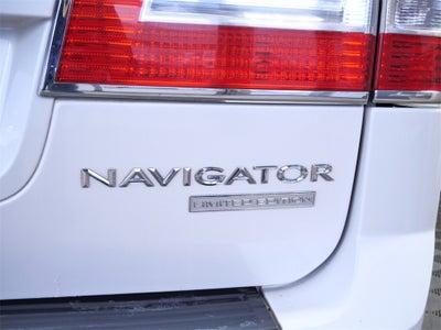 2013 Lincoln Navigator L Base