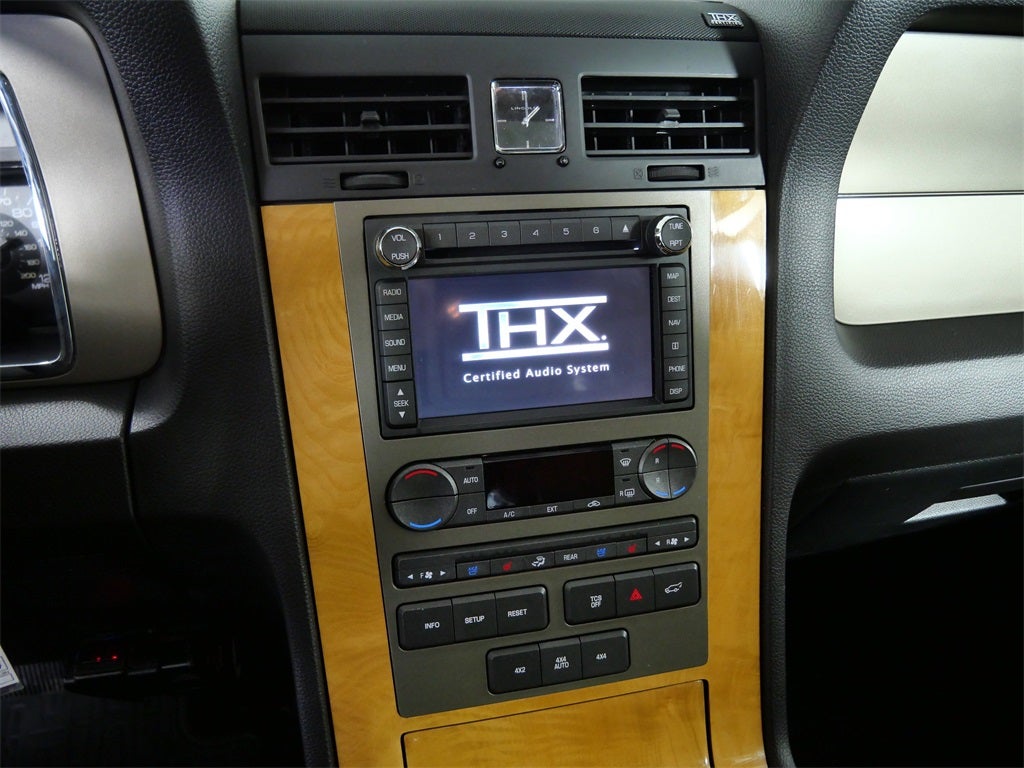 2013 Lincoln Navigator L Base