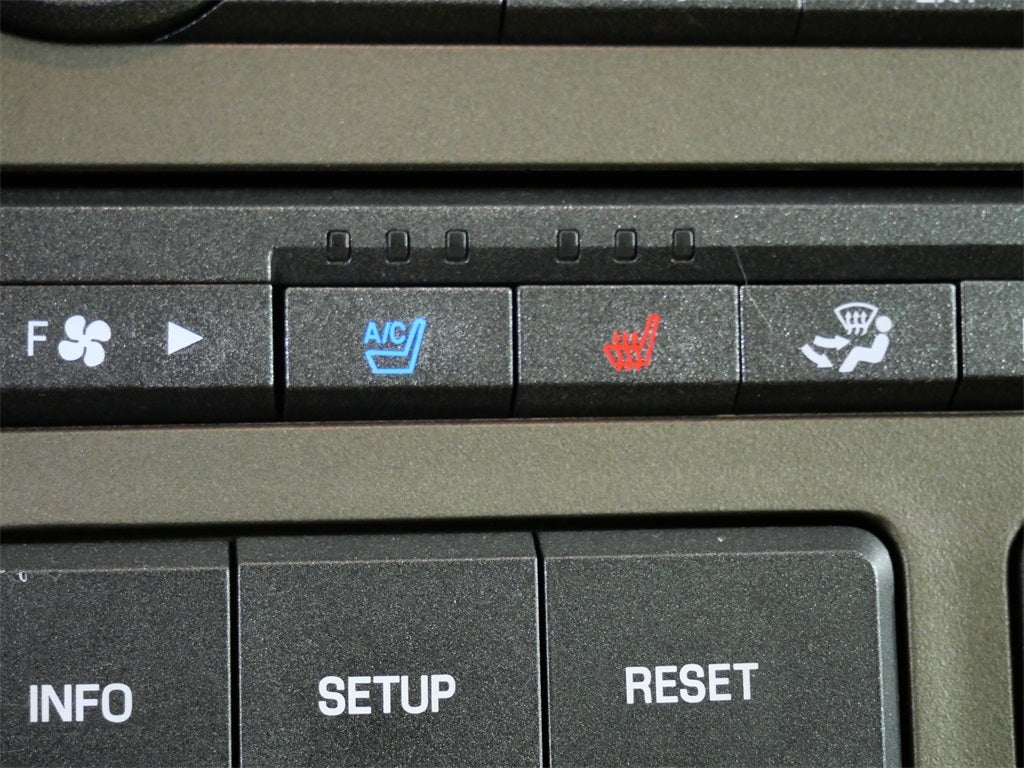 2013 Lincoln Navigator L Base