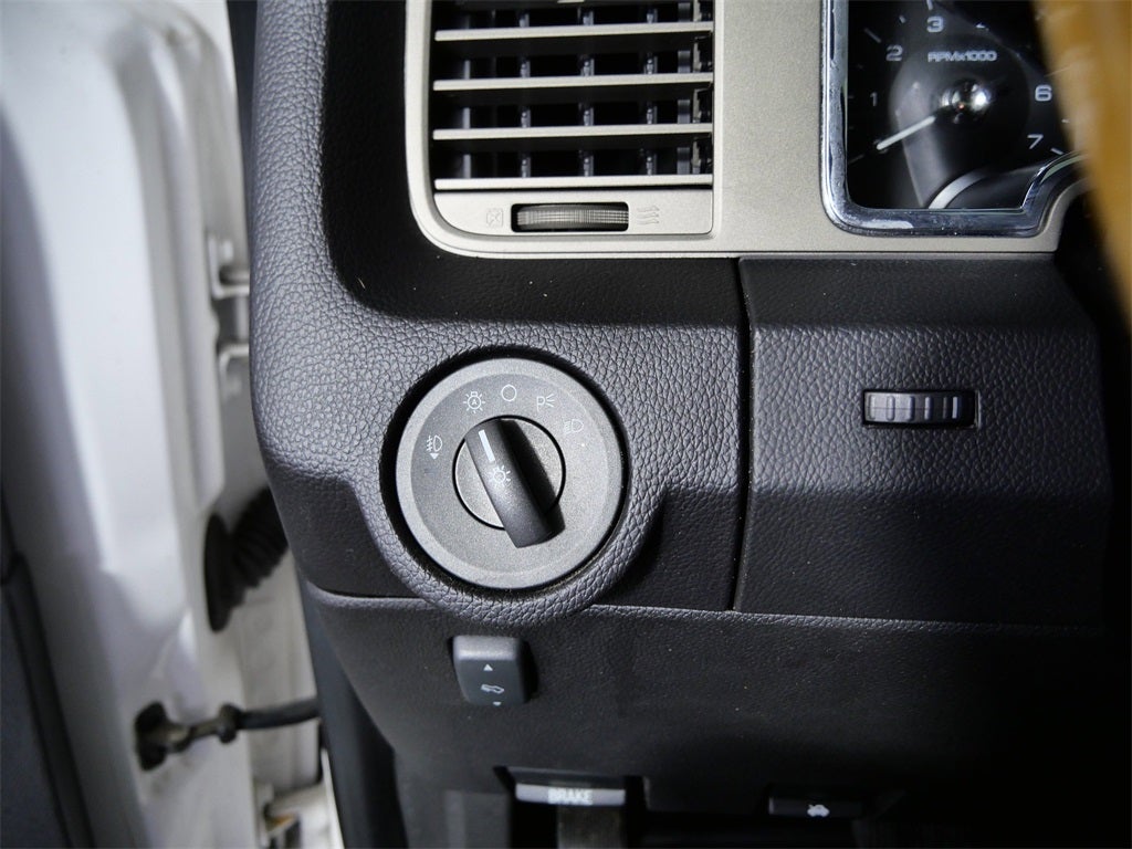 2013 Lincoln Navigator L Base