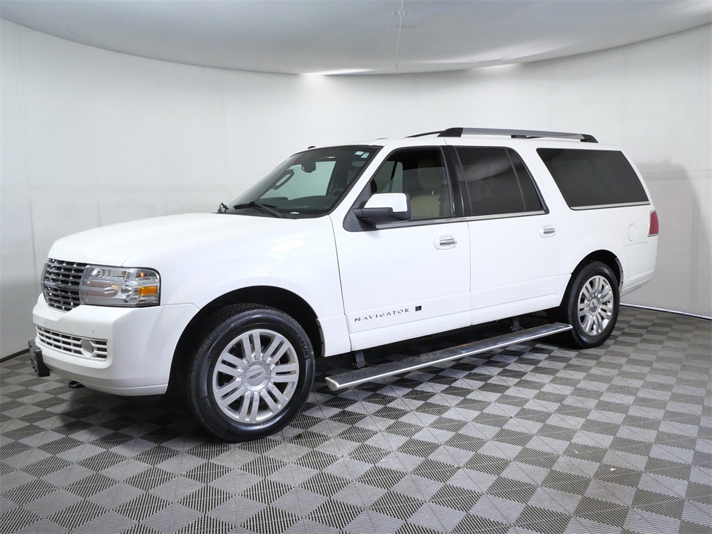 2013 Lincoln Navigator L Base