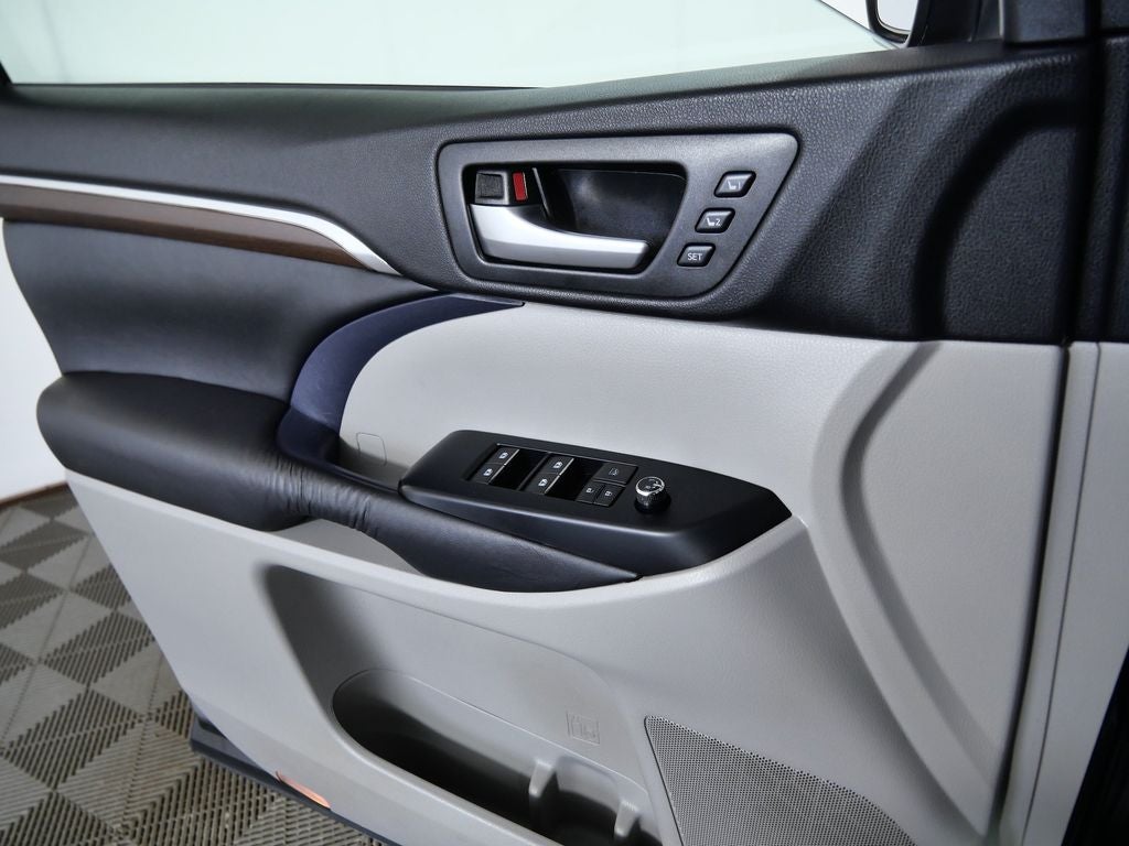 2016 Toyota Highlander Hybrid Limited Platinum