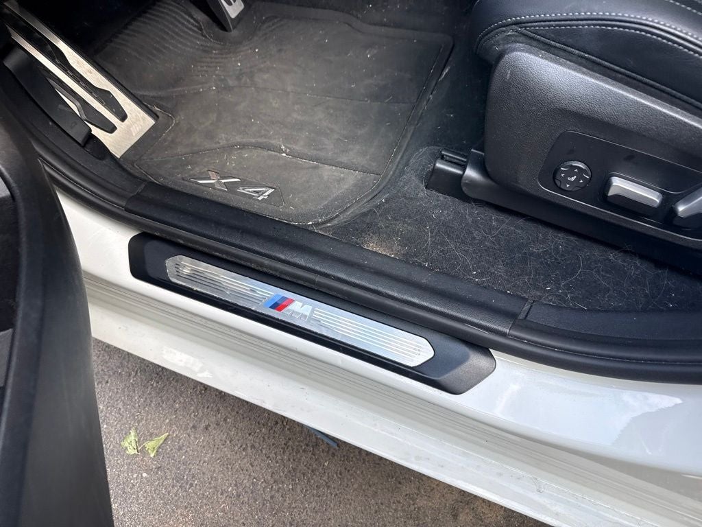 2023 BMW X4 xDrive30i