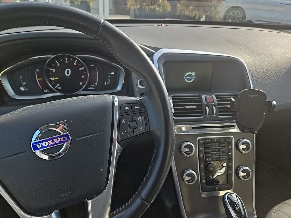 2016 Volvo XC60 T6 Drive-E