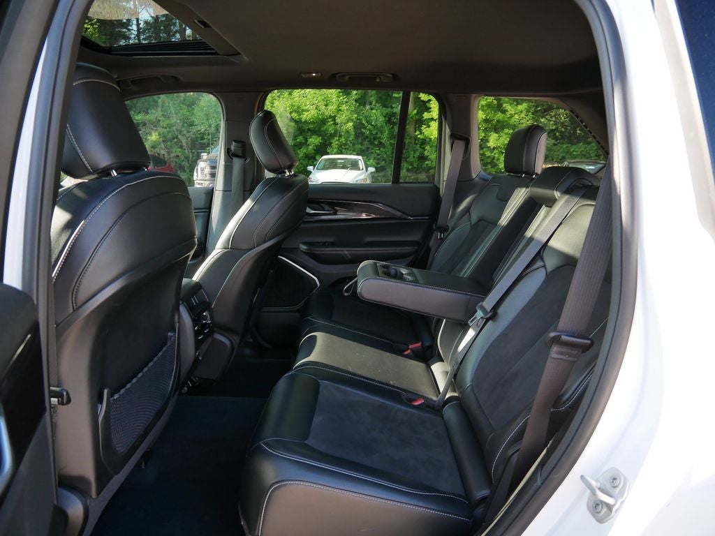 2022 Jeep Grand Cherokee Altitude