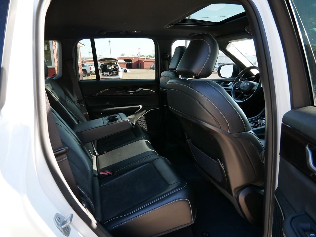 2022 Jeep Grand Cherokee Altitude