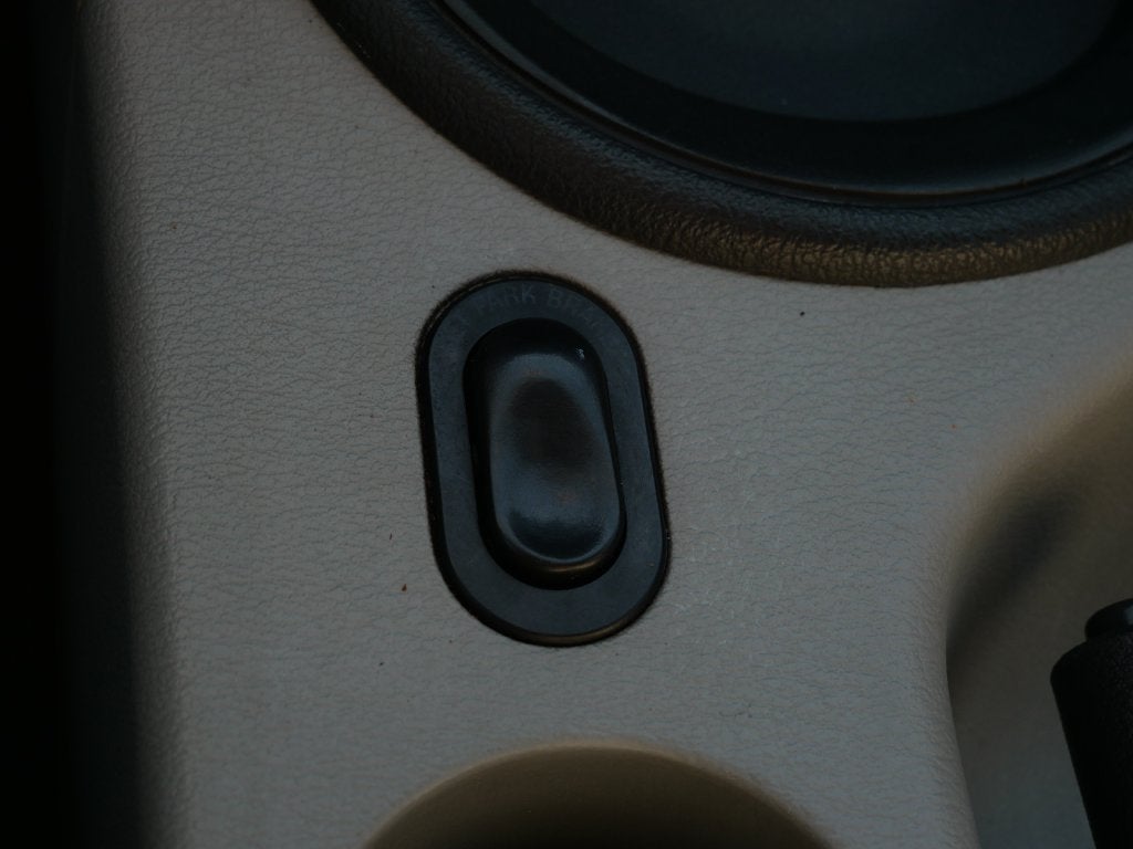 2004 Ford Mustang V6 Deluxe