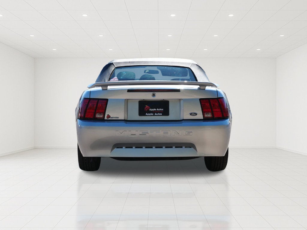 2004 Ford Mustang V6 Deluxe