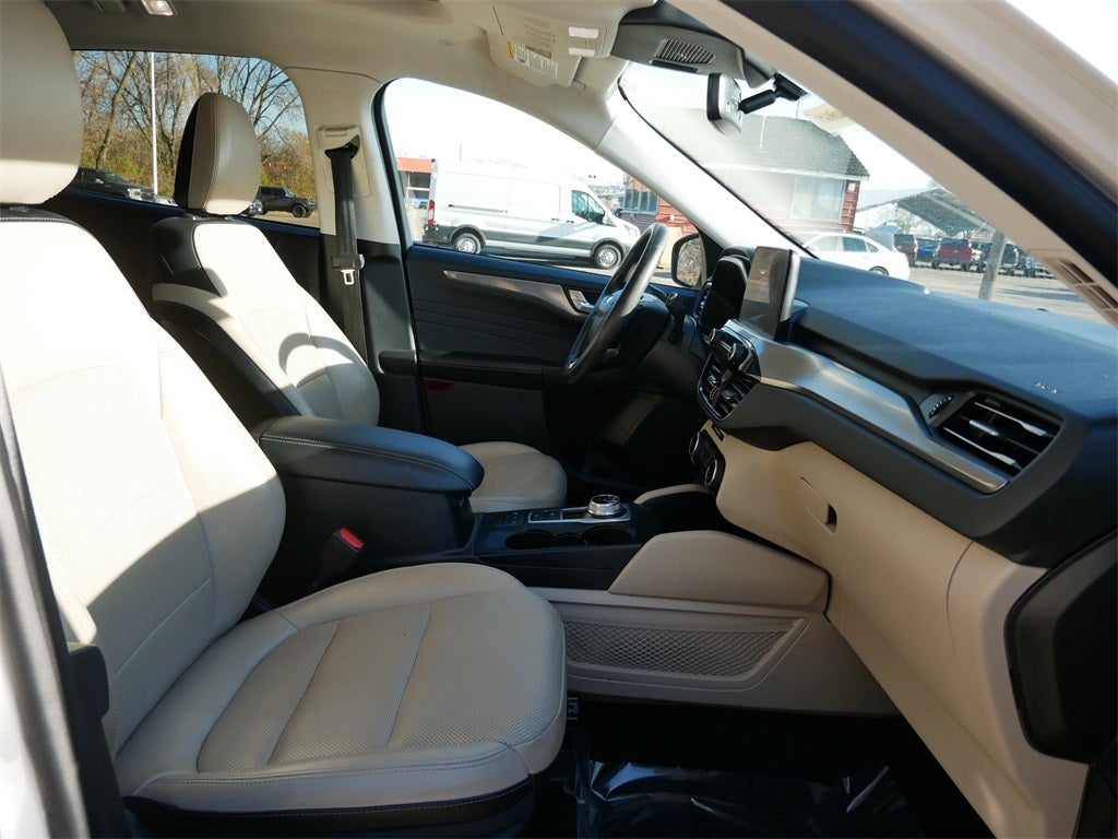 2022 Ford Escape Titanium