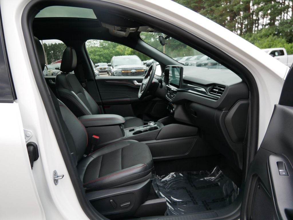 2025 Ford Escape Hybrid ST-Line Select