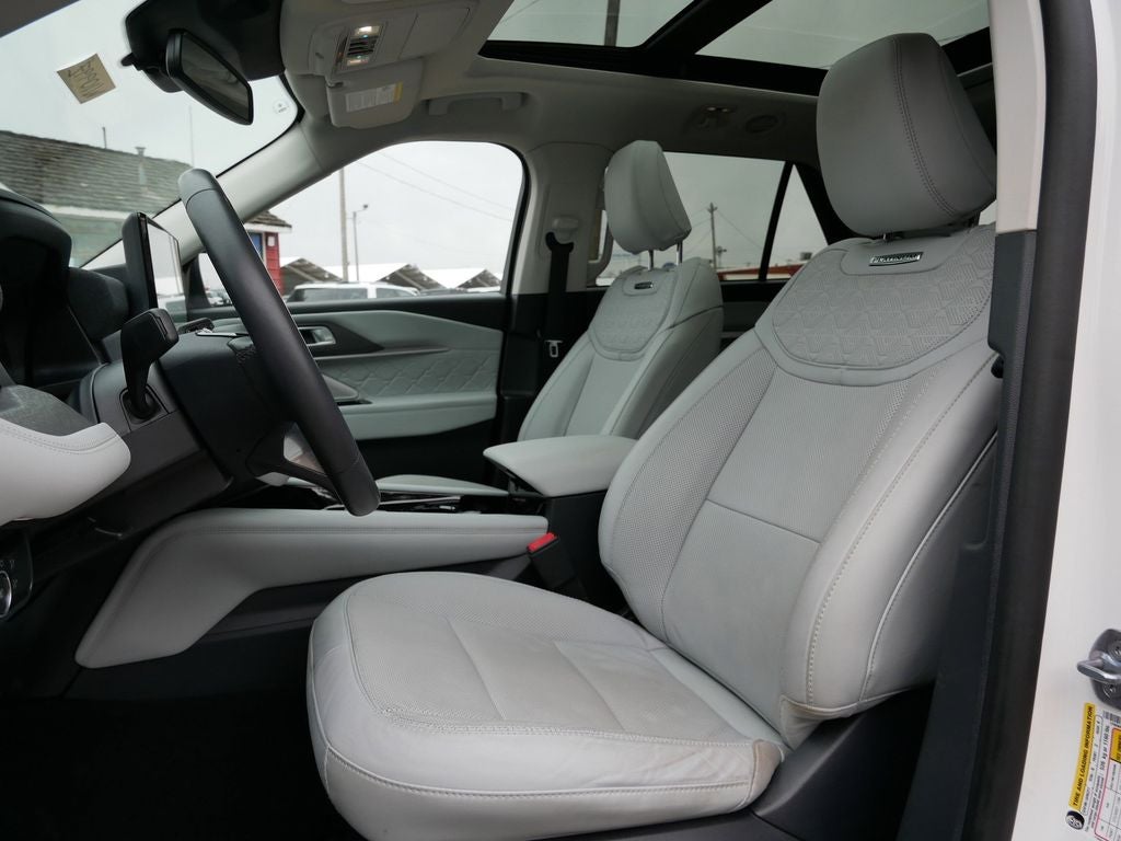 2025 Ford Explorer Platinum