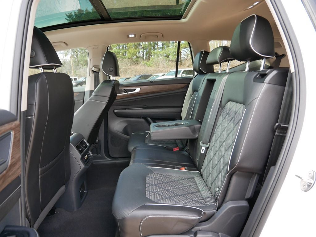 2024 Volkswagen Atlas 2.0T SEL Premium R-Line