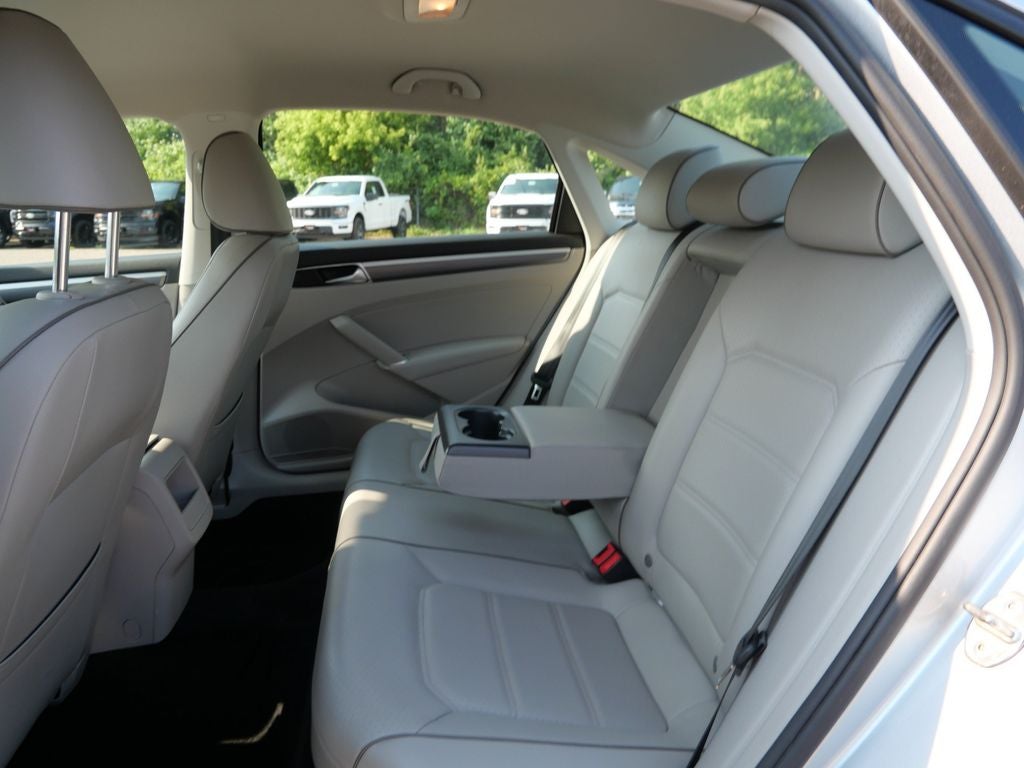 2018 Volkswagen Passat 2.0T R-Line