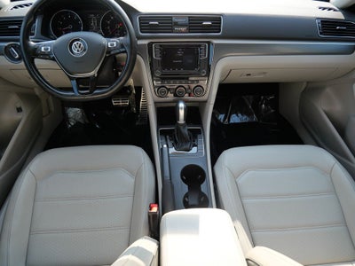 2018 Volkswagen Passat 2.0T R-Line