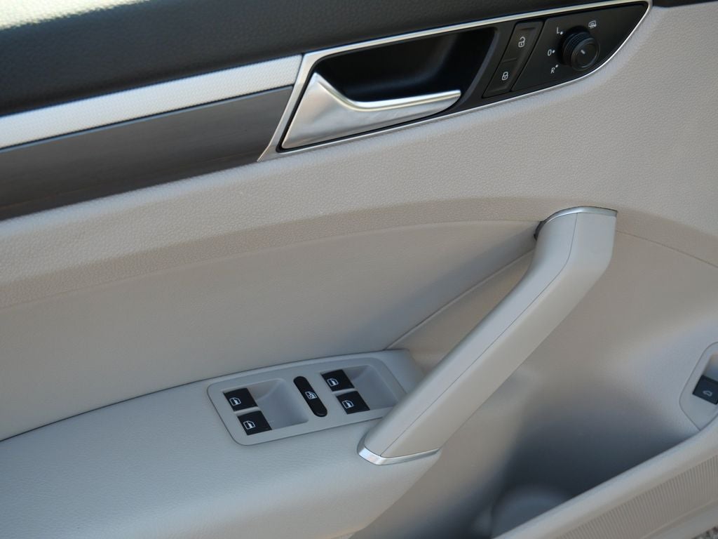 2018 Volkswagen Passat 2.0T R-Line