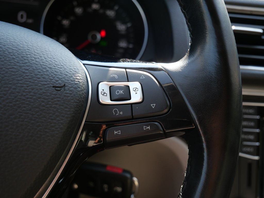 2018 Volkswagen Passat 2.0T R-Line