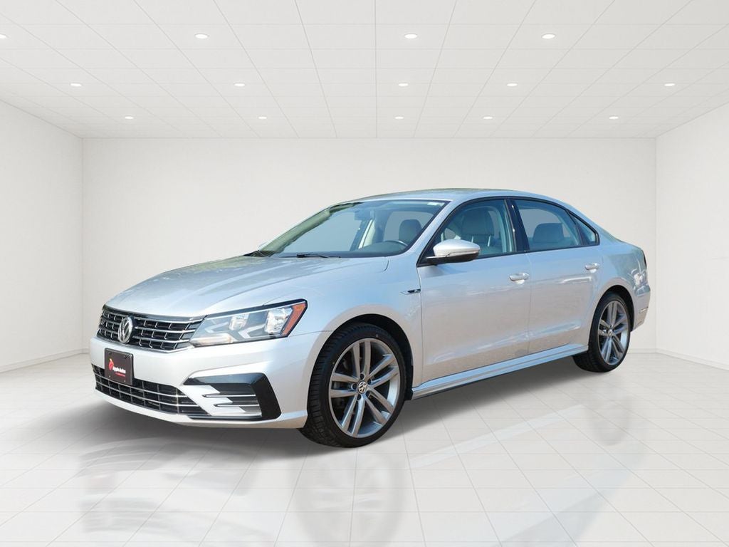 2018 Volkswagen Passat 2.0T R-Line