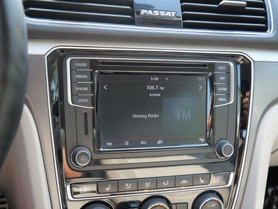2018 Volkswagen Passat 2.0T R-Line