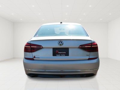 2018 Volkswagen Passat 2.0T R-Line