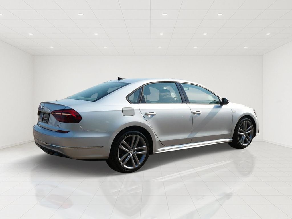 2018 Volkswagen Passat 2.0T R-Line