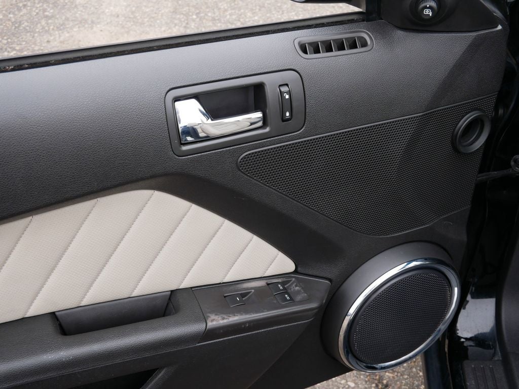 2012 Ford Mustang V6 Premium