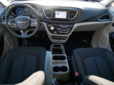 2024 Chrysler Voyager LX