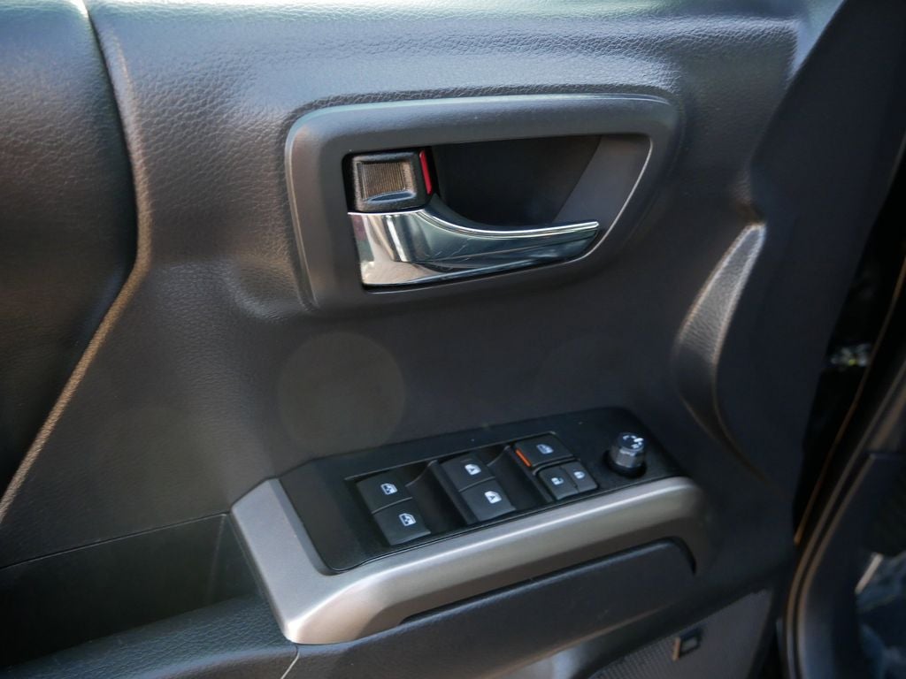 2023 Toyota Tacoma Limited V6