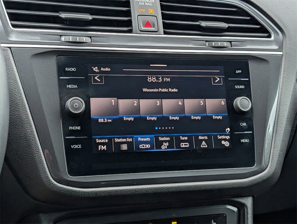 2023 Volkswagen Tiguan 2.0T SE